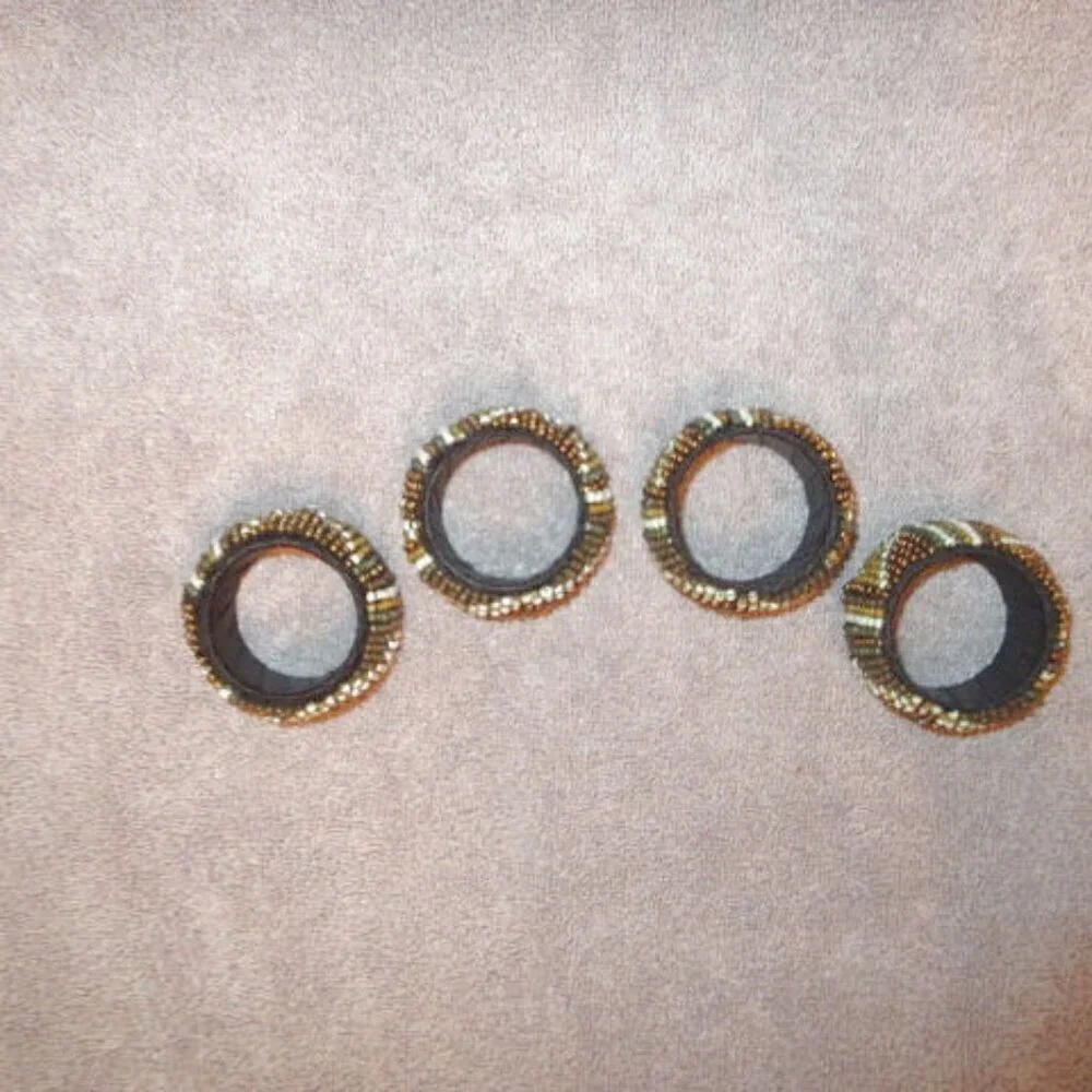 Vtg Set Of 4 Beaded Napkin Rings Reversible Diamond Earthtones MCM Indian Boho